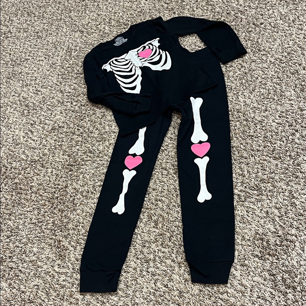 SKELETON Pjs 🩷 - Picture 2 of 3
